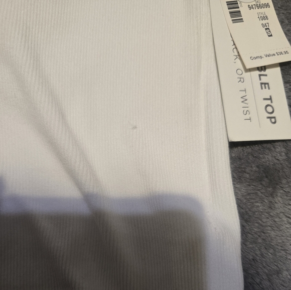 Hollister Long Sleeve Crop Tee SMALL - Picture 2 of 7